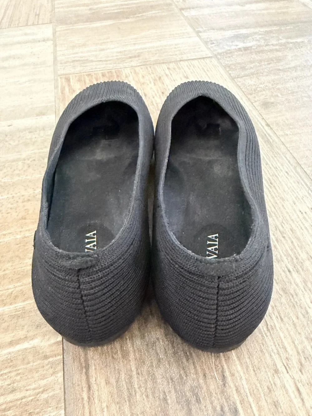 Vivaia Square-Toe V-Cut Flats Margot 2.0 size 7.5 (38.5)
